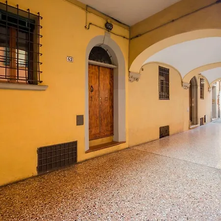 Borgo San Pietro Studio, In Centro E Comodo Alla Stazione