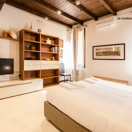 아파트 Borgo San Pietro Studio, In Centro E Comodo Alla Stazione 볼로냐